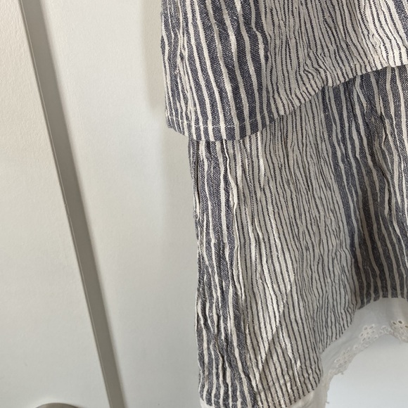 Kids flowy ruffled tank top - Picture 2 of 4